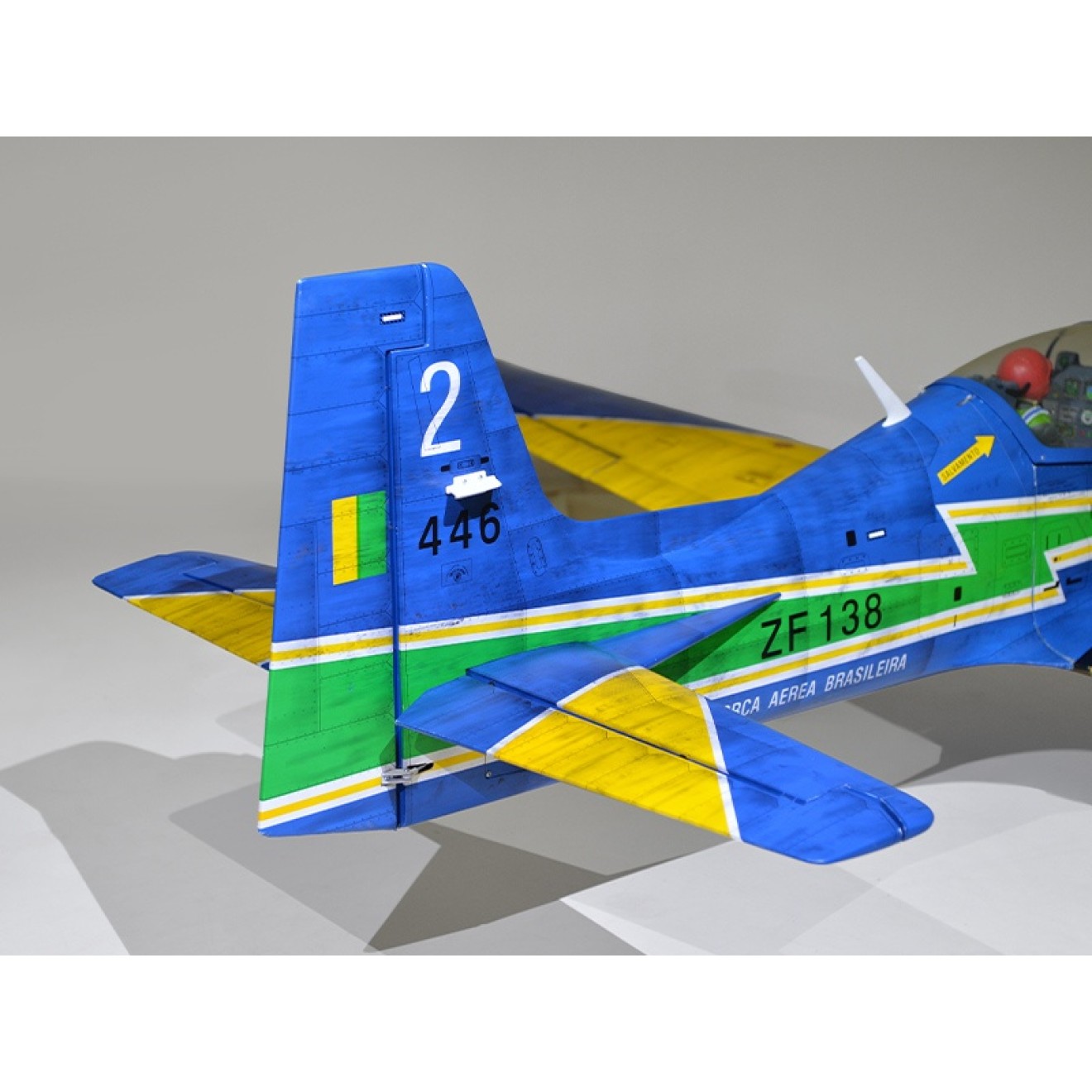 Phoenix Tucano 50CC GP/EP ARF Carbon - 240 cm inklusive elektrischen CNC Einziehfahrwerk