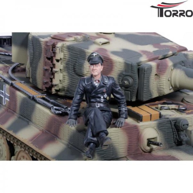 1/16 Figur Hauptmann Michael Wittmann sitzend